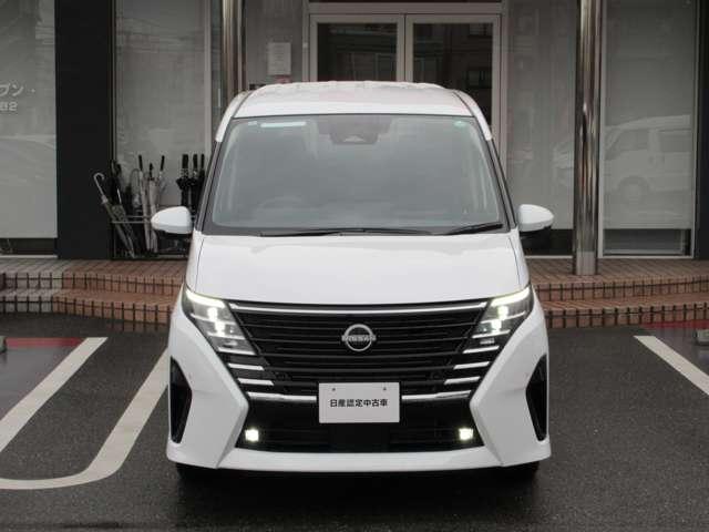 �w�b�h���C�g�ɉ����āA�t�H�O�����v�����ڂ��Ă���܂��̂ŁA�R���𑖂�ۂ����E���m�ۂ��₷���ł��I