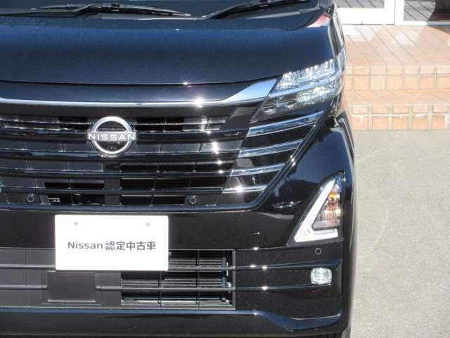 �w�b�h���C�g�ɉ����āA�t�H�O�����v�����ڂ��Ă���܂��̂ŁA�R���𑖂�ۂ����E���m�ۂ��₷���ł��I