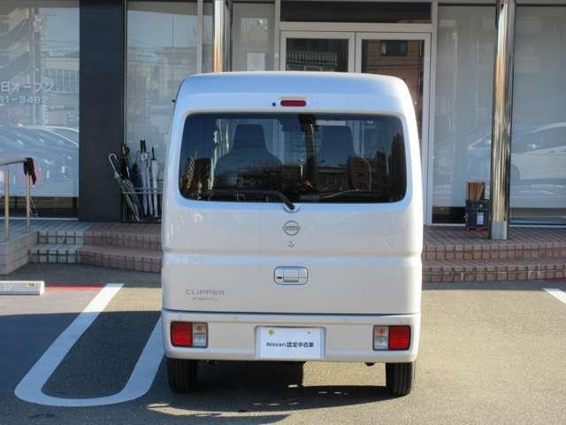 �v���C�o�V-�K���X����������Ă��܂��B�O������Ƃ��͋C�ɂȂ炸�ɁA����ԗ�����ԓ��������ɂ����݌v�ł��B