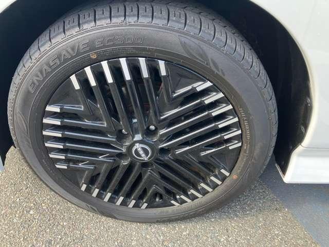 �����̃A���~�z�C�[���́A�����ڂ����łȂ��ϋv������萫�ɂ��D��ăf�U�C��������܂ɍ��킹�������̍����z�C�[���ł���