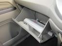 グローブボックスです!上下にスペースがあり、車検証や小物を収納可能です