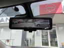 ルームミラーをミラーモード、モニターモードに切り替えができるスマートルームミラーとなります！アラウンドビューモニターの表示といった機能もあり、より周囲の確認がしやすくなる装備となっております。