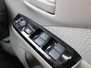 全席パワーウィンドウとなっています。運転席はオートになっているのでワンタッチ開閉することが出来ます。