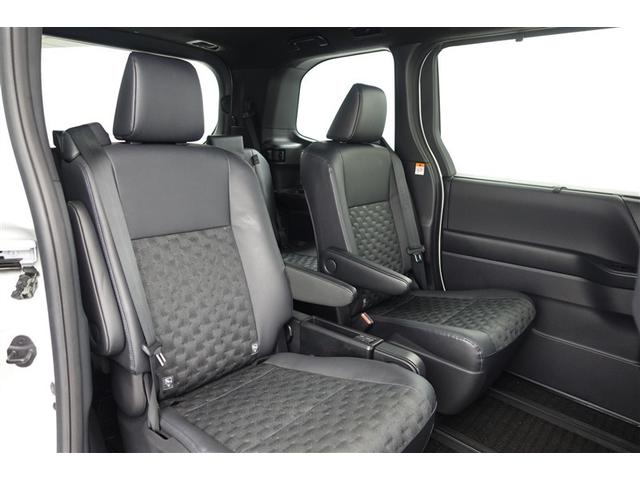 ヴォクシー Ｓ－Ｚ　ＤＶＤ再生機能　スマートキープッシュスタート　両側電動パワースライドドア　パワーウインドウ　１オナ　ＥＴＣ車載器　ＬＥＤライト　デュアルエアコン　アルミホイール　盗難防止装置　記録簿　横滑り防止機能（6枚目）