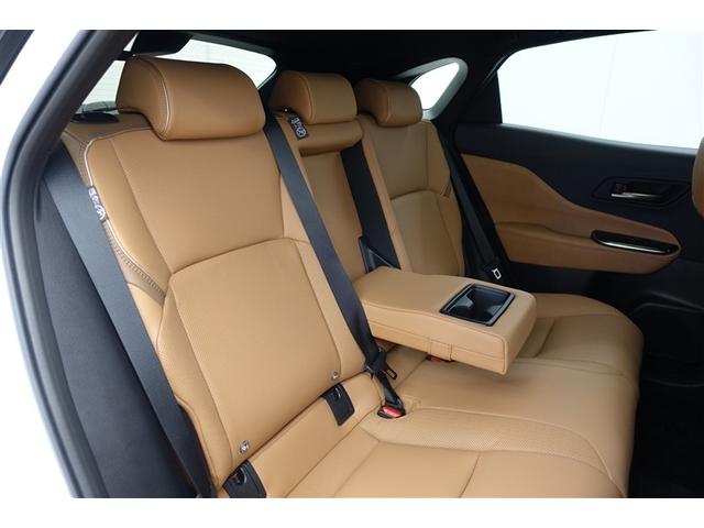 クラウンスポーツ Ｚ　フルセグテレビ　１オーナー　ＥＴＣ車載器　ＴＶナビ　クルコン　横滑り防止装置　エアバッグ　本革　ＡＣ１００Ｖ　ミュージックプレイヤー接続可　メモリナビ　ドラレコ　キーレス　盗難防止装置　ＡＢＳ　記録簿（7枚目）