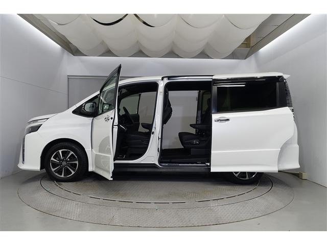 ヴォクシー ZS 煌III プリクラッシュ スマートキ アイスト DVD再生機能 記録簿付き 横滑り防止装置 ナビTV アルミ 三列シート WAC 盗難防止 オートエアコン キーレス ETC装備 パワステ メモリナビ クルコン(2枚目)