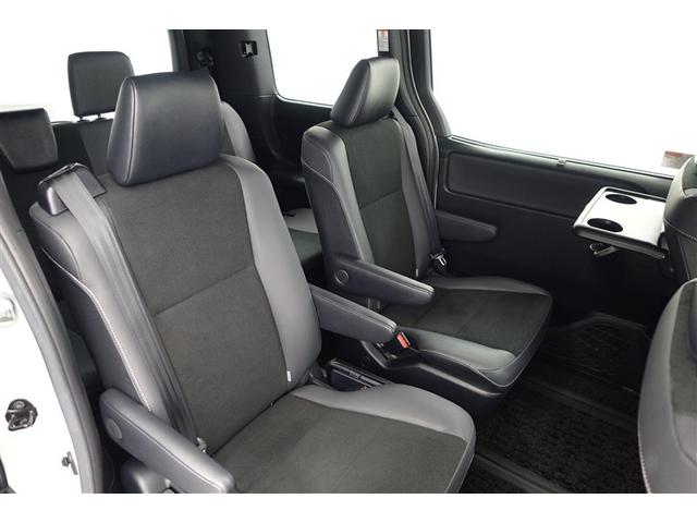 ノア ハイブリッドＳｉ　ダブルバイビーＩＩ　Ｂカメラ　横滑り防止装置　記録簿有　ＬＥＤ　地デジ　ドラレコ　ミュージックプレイヤー接続可　１オーナー　オートクルーズ　ＤＶＤ再生可　メモリナビ　エアバッグ　ＥＴＣ　ナビ＆ＴＶ　３列シート　ＡＢＳ（6枚目）