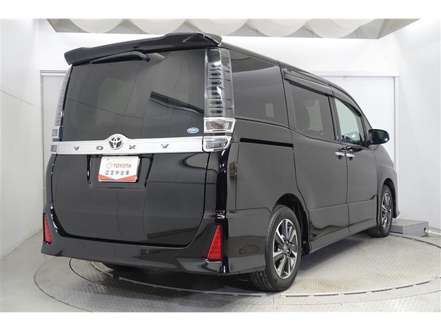 ヴォクシー ＺＳ　煌ＩＩＩ　プリクラッシュ　スマートキ　アイスト　ＤＶＤ再生機能　横滑り防止装置　ナビＴＶ　アルミ　三列シート　ＷＡＣ　盗難防止　オートエアコン　キーレス　ＥＴＣ装備　パワステ　メモリナビ　クルコン　ＡＢＳ（3枚目）