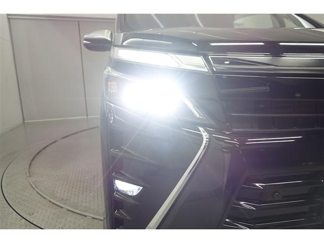 ヴォクシー ＺＳ　煌ＩＩＩ　プリクラッシュ　スマートキ　アイスト　ＤＶＤ再生機能　横滑り防止装置　ナビＴＶ　アルミ　三列シート　ＷＡＣ　盗難防止　オートエアコン　キーレス　ＥＴＣ装備　パワステ　メモリナビ　クルコン　ＡＢＳ（22枚目）