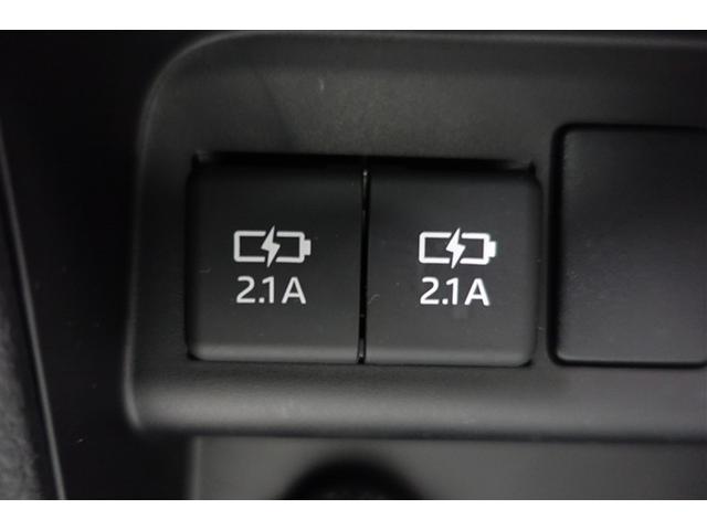 ヴォクシー ＺＳ　煌ＩＩＩ　プリクラッシュ　スマートキ　アイスト　ＤＶＤ再生機能　横滑り防止装置　ナビＴＶ　アルミ　三列シート　ＷＡＣ　盗難防止　オートエアコン　キーレス　ＥＴＣ装備　パワステ　メモリナビ　クルコン　ＡＢＳ（32枚目）