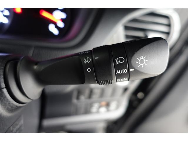 ヴォクシー ＺＳ　煌ＩＩＩ　プリクラッシュ　スマートキ　アイスト　ＤＶＤ再生機能　横滑り防止装置　ナビＴＶ　アルミ　三列シート　ＷＡＣ　盗難防止　オートエアコン　キーレス　ＥＴＣ装備　パワステ　メモリナビ　クルコン　ＡＢＳ（36枚目）