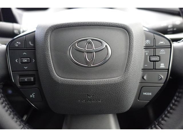 �X�e�A�����O�X�C�b�`���ځI�n���h�������𗣂��Ȃ��Ă��A�茳�̃X�C�b�`�ŉ��ʒ��߂Ȃǂ��o���܂��B�^�]�ȂɎ��������炳�Ȃ��Ă����삪�o���Ĉ��S�ł��I