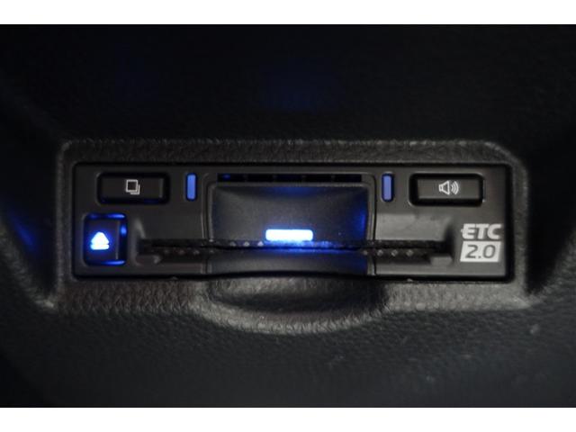 ヴォクシー Ｓ－Ｚ　ＤＶＤ再生機能　スマートキープッシュスタート　両側電動パワースライドドア　パワーウインドウ　１オナ　ＥＴＣ車載器　ＬＥＤライト　デュアルエアコン　アルミホイール　盗難防止装置　記録簿　横滑り防止機能（16枚目）