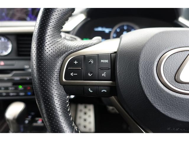 �X�e�A�����O�X�C�b�`���ځI�n���h�������𗣂��Ȃ��Ă��A�茳�̃X�C�b�`�ŉ��ʒ��߂Ȃǂ��o���܂��B�^�]�ȂɎ��������炳�Ȃ��Ă����삪�o���Ĉ��S�ł��I