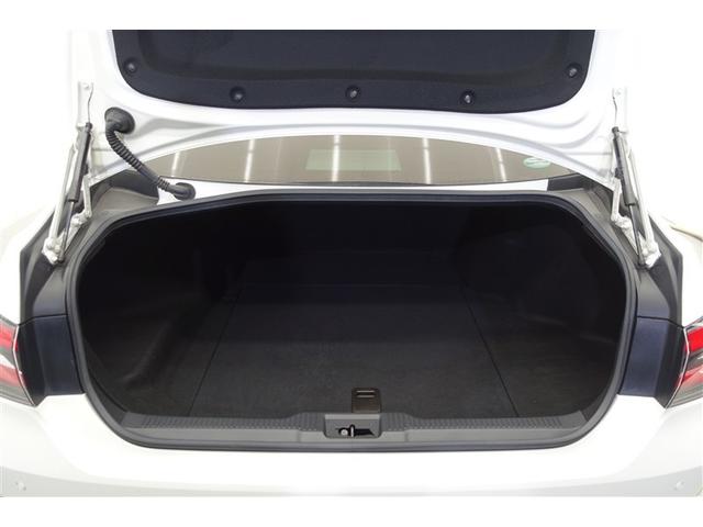 �g�����N�X�y�[�X����������Ă���Z�_���́A�ԊO������ԓ�������ו��������������ڂ��X�b�L�����܂��B����≹�A�ɂ��������ڎԓ��ɓ`���Ȃ������b�g������܂��B