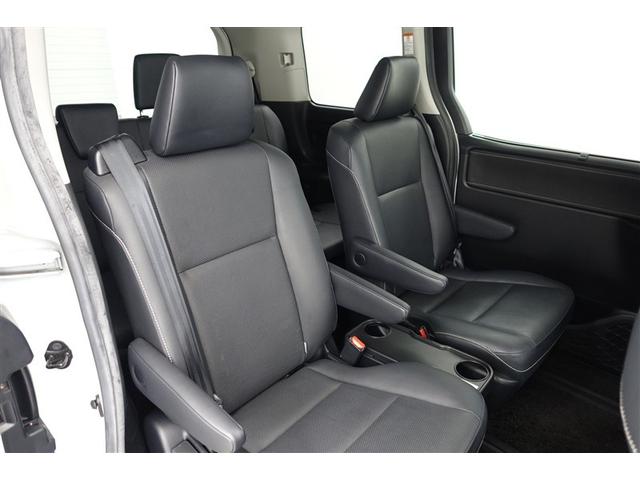 �Z�J���h�V�[�g�͂����̒ʂ�̍L�X��Ԃł���@�t�����g�V�[�g�ɕG���Ԃ��鎖���Ȃ��������������ƍ���܂��I�@���^�Ԃɂ͂Ȃ��������Ƃ����X�y�[�X�͂Ƃ��Ă����͂ł����