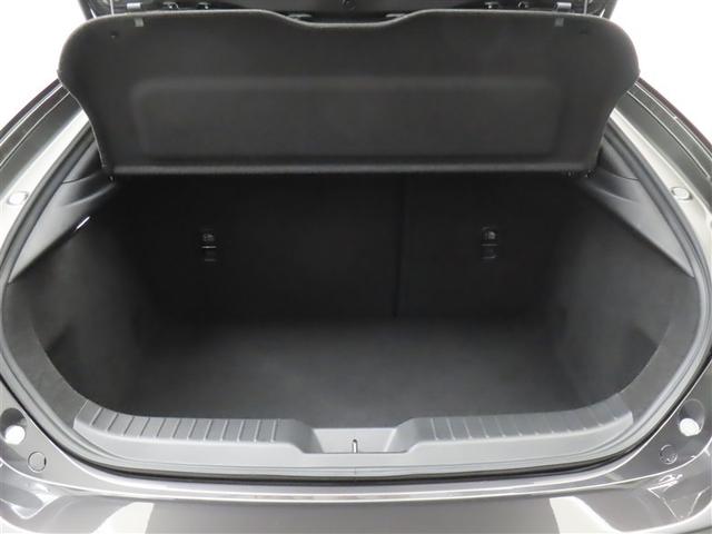 ���Q�b�W�{�[�h�t���̃��Q�b�W���[���A���s�₨�������A���W���[�ɂ��d�󂵂܂��B�܂��A���Q�b�W�{�[�h���O���A���A�V�[�g����߂Ε��i���ڏo���Ȃ��傫�ȉו��𓋍ڂ��邱�Ƃ��o���܂��B