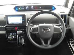 スタイリッシュなインパネ周りです！運転の際、常に目にする部分は、シックにまとめた飽きの来ないデザインが人気です！ 4