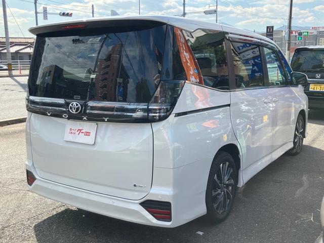 ヴォクシー ハイブリッドＳ－Ｚ　登録済未使用車　ナビテレビ　アラウンドビュー　後席フリップダウンモニター　ＥＴＣ　ヘッドアップディスプレイ　デジタルインナーミラー（9枚目）