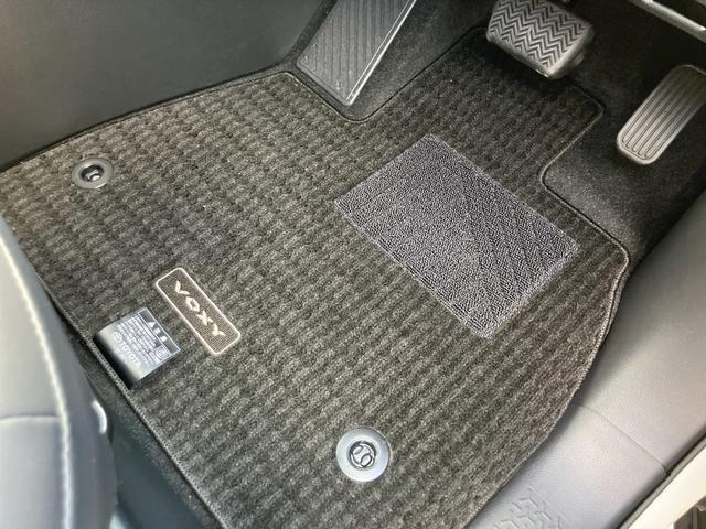 ヴォクシー ハイブリッドＳ－Ｚ　登録済未使用車　ナビテレビ　アラウンドビュー　後席フリップダウンモニター　ＥＴＣ　ヘッドアップディスプレイ　デジタルインナーミラー（18枚目）