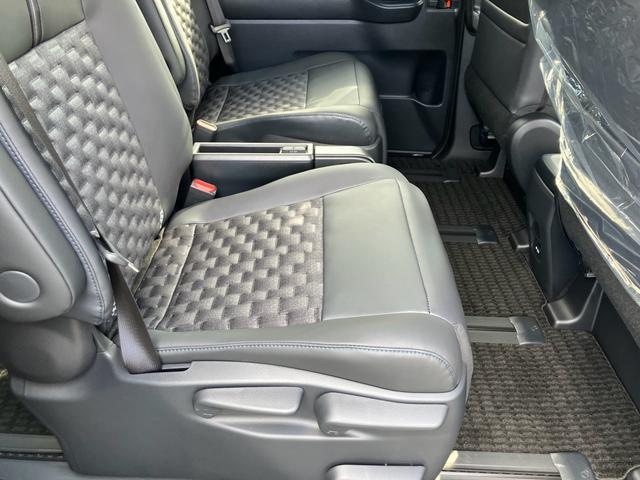 ヴォクシー ハイブリッドＳ－Ｚ　登録済未使用車　ナビテレビ　アラウンドビュー　後席フリップダウンモニター　ＥＴＣ　ヘッドアップディスプレイ　デジタルインナーミラー（20枚目）