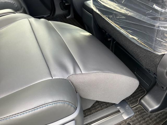 ヴォクシー ハイブリッドＳ－Ｚ　登録済未使用車　ナビテレビ　アラウンドビュー　後席フリップダウンモニター　ＥＴＣ　ヘッドアップディスプレイ　デジタルインナーミラー（21枚目）