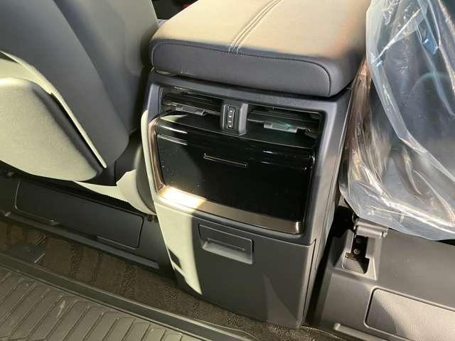 アルファード Ｚ　モデリスタエアロ　ＪＢＬサウンドシステム　サンルーフ　アラウンドビューモニター　デジタルインナーミラー　ナビテレビ　ＥＴＣ　両側パワースライドドア　オットマン　アダプティブクルーズコントロール（20枚目）