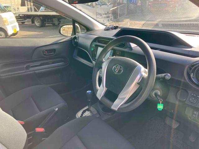 アクア S ETC ナビ TV レーンアシスト 衝突被害軽減システム オートマチックハイビーム キーレスエントリー 電動格納ミラー CVT 衝突安全ボディ ABS ESC CD ミュージックプレイヤー接続可(2枚目)