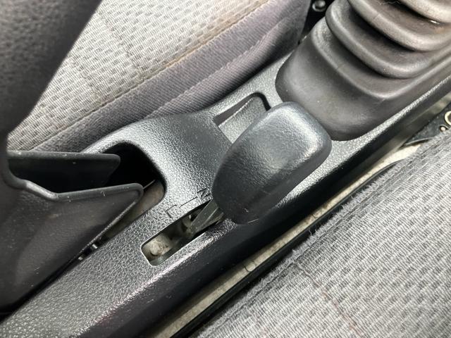 ハイゼットトラック 多目的ダンプ　４ＷＤ　ＰＴＯダンプ　５速マニュアル　ナビテレビ　エアコン　タイヤ４本新品　バッテリー新品　荷台塗装仕上げ済（32枚目）