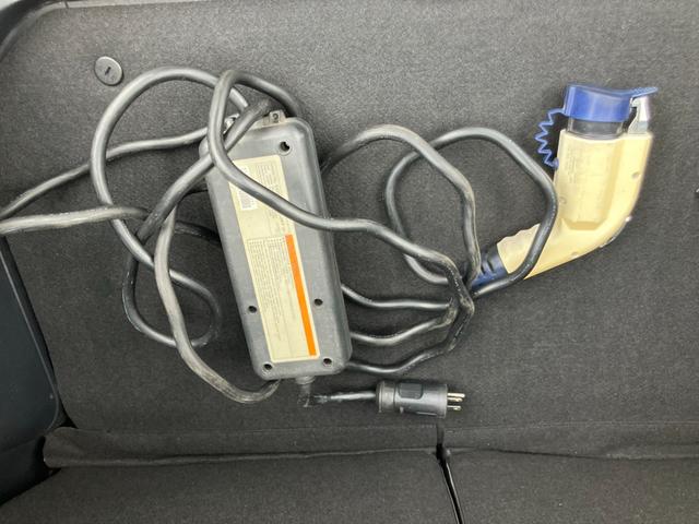 １６．０ＫＷＨ　エアコンコンプレッサー新品リコール対応済　ナビテレビ　バックカメラ　社外アルミホイール　スマートキー　シートヒーター