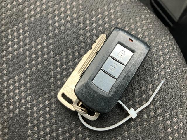 １６．０ＫＷＨ　エアコンコンプレッサー新品リコール対応済　ナビテレビ　バックカメラ　社外アルミホイール　スマートキー　シートヒーター