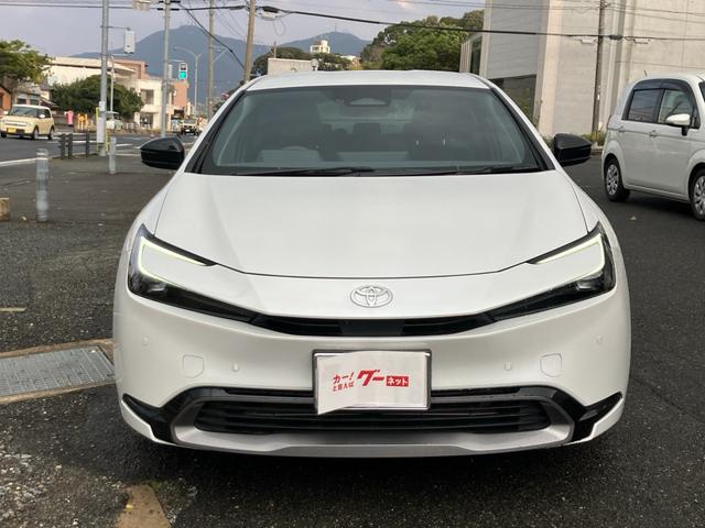 プリウス Ｚ　ワンオーナー　パノラミックビューモニター　パワーゲート　デジタルインナーミラー　ナビテレビ　スマートキー　プッシュスタート　セキュリティー　アイドリングストップ　ＬＥＤライト　記録簿　取扱説明書（2枚目）