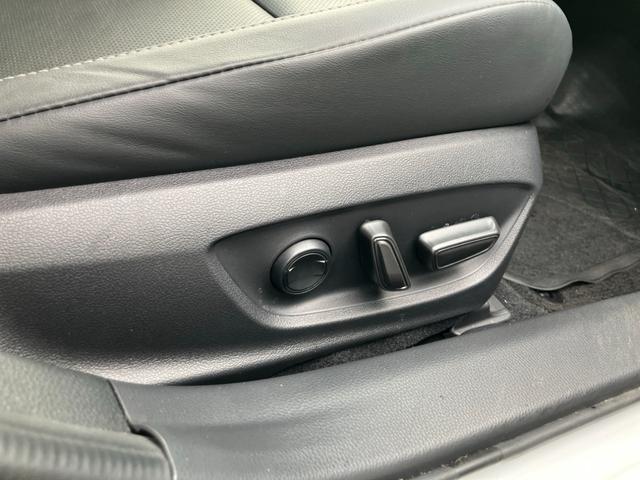 プリウス Ｚ　ワンオーナー　パノラミックビューモニター　パワーゲート　デジタルインナーミラー　ナビテレビ　スマートキー　プッシュスタート　セキュリティー　アイドリングストップ　ＬＥＤライト　記録簿　取扱説明書（17枚目）