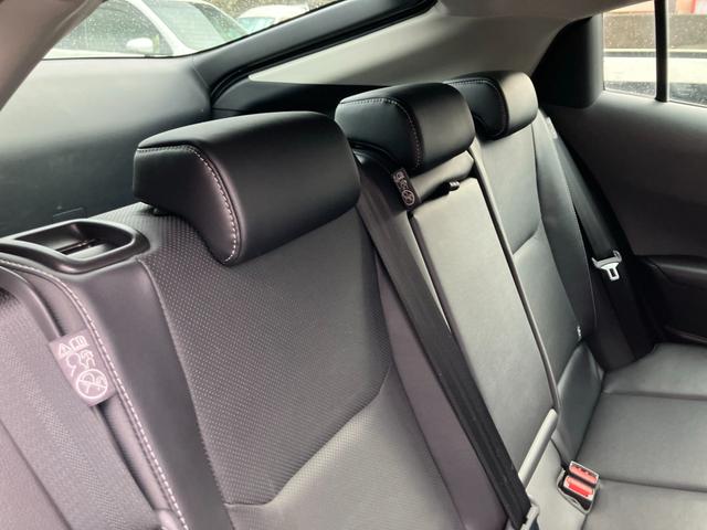 プリウス Ｚ　ワンオーナー　パノラミックビューモニター　パワーゲート　デジタルインナーミラー　ナビテレビ　スマートキー　プッシュスタート　セキュリティー　アイドリングストップ　ＬＥＤライト　記録簿　取扱説明書（18枚目）