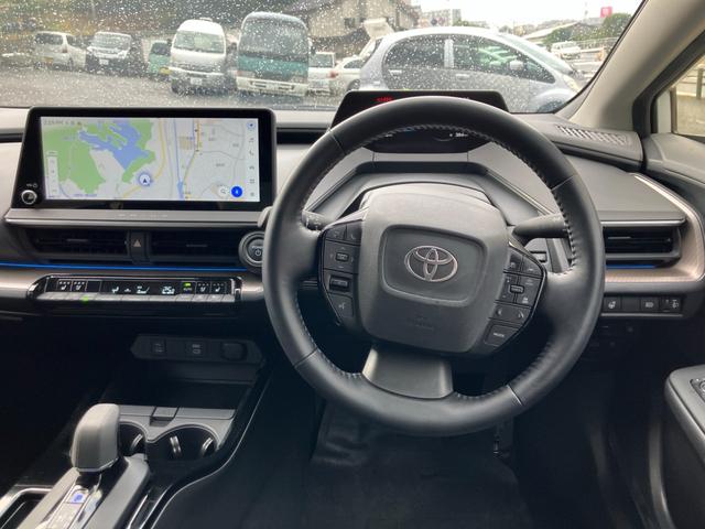 プリウス Ｚ　ワンオーナー　パノラミックビューモニター　パワーゲート　デジタルインナーミラー　ナビテレビ　スマートキー　プッシュスタート　セキュリティー　アイドリングストップ　ＬＥＤライト　記録簿　取扱説明書（21枚目）