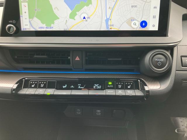 プリウス Ｚ　ワンオーナー　パノラミックビューモニター　パワーゲート　デジタルインナーミラー　ナビテレビ　スマートキー　プッシュスタート　セキュリティー　アイドリングストップ　ＬＥＤライト　記録簿　取扱説明書（27枚目）