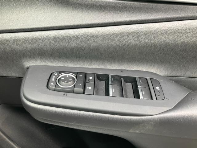 プリウス Ｚ　ワンオーナー　パノラミックビューモニター　パワーゲート　デジタルインナーミラー　ナビテレビ　スマートキー　プッシュスタート　セキュリティー　アイドリングストップ　ＬＥＤライト　記録簿　取扱説明書（37枚目）