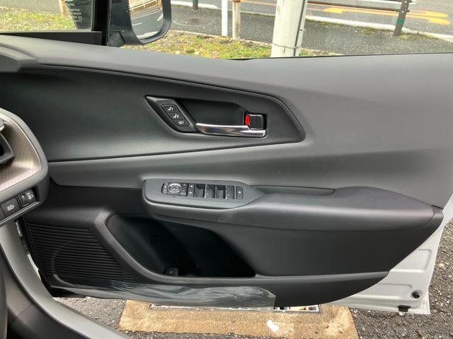 プリウス Ｚ　ワンオーナー　パノラミックビューモニター　パワーゲート　デジタルインナーミラー　ナビテレビ　スマートキー　プッシュスタート　セキュリティー　アイドリングストップ　ＬＥＤライト　記録簿　取扱説明書（38枚目）