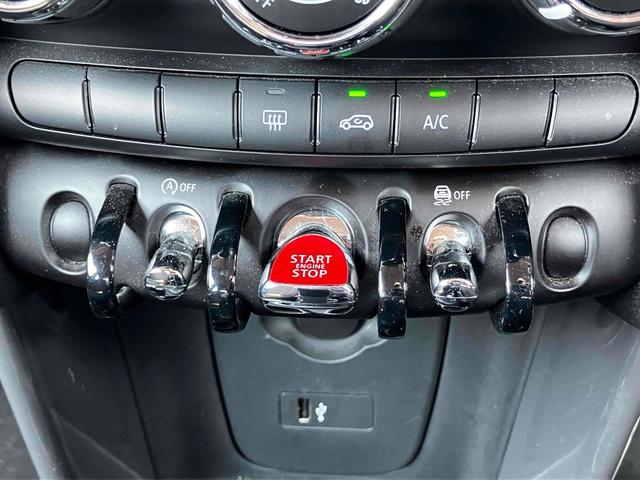 ＭＩＮＩ ヴィクトリア　ワンオーナー　ＥＴＣ　ナビ　アルミホイール　キーレスエントリー　ＬＥＤヘッドランプ　アイドリングストップ　電動格納ミラー　ＣＶＴ　盗難防止システム　ＡＢＳ　ＥＳＣ　エアコン　パワーステアリング（6枚目）