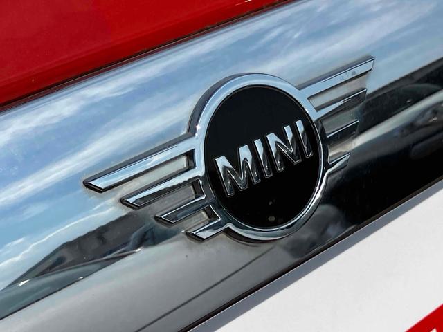 ＭＩＮＩ ヴィクトリア　ワンオーナー　ＥＴＣ　ナビ　アルミホイール　キーレスエントリー　ＬＥＤヘッドランプ　アイドリングストップ　電動格納ミラー　ＣＶＴ　盗難防止システム　ＡＢＳ　ＥＳＣ　エアコン　パワーステアリング（17枚目）
