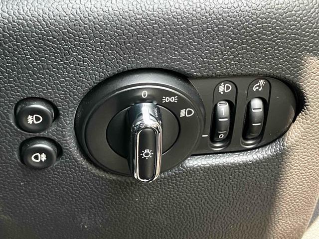 ＭＩＮＩ ヴィクトリア　ワンオーナー　ＥＴＣ　ナビ　アルミホイール　キーレスエントリー　ＬＥＤヘッドランプ　アイドリングストップ　電動格納ミラー　ＣＶＴ　盗難防止システム　ＡＢＳ　ＥＳＣ　エアコン　パワーステアリング（24枚目）
