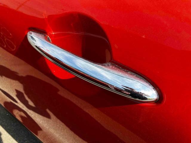 ＭＩＮＩ ヴィクトリア　ワンオーナー　ＥＴＣ　ナビ　アルミホイール　キーレスエントリー　ＬＥＤヘッドランプ　アイドリングストップ　電動格納ミラー　ＣＶＴ　盗難防止システム　ＡＢＳ　ＥＳＣ　エアコン　パワーステアリング（26枚目）