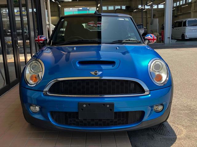 ＭＩＮＩ クーパーＳ　コンバーチブル　オープンカー　クリアランスソナー　ＡＴ　キーレスエントリー　電動格納ミラー　アルミホイール　ＣＤ　エアコン　パワーステアリング　パワーウィンドウ（13枚目）