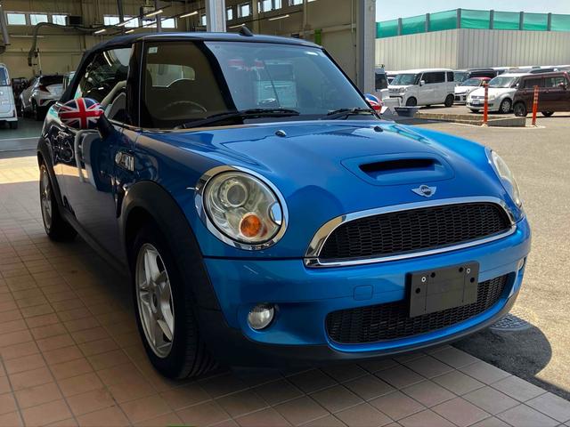 ＭＩＮＩ クーパーＳ　コンバーチブル　オープンカー　クリアランスソナー　ＡＴ　キーレスエントリー　電動格納ミラー　アルミホイール　ＣＤ　エアコン　パワーステアリング　パワーウィンドウ（14枚目）