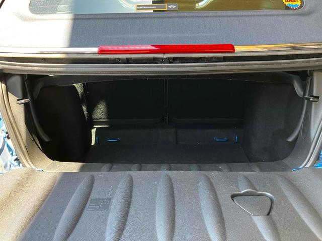 ＭＩＮＩ クーパーＳ　コンバーチブル　オープンカー　クリアランスソナー　ＡＴ　キーレスエントリー　電動格納ミラー　アルミホイール　ＣＤ　エアコン　パワーステアリング　パワーウィンドウ（19枚目）