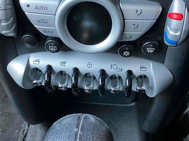 ＭＩＮＩ クーパーＳ　コンバーチブル　オープンカー　クリアランスソナー　ＡＴ　キーレスエントリー　電動格納ミラー　アルミホイール　ＣＤ　エアコン　パワーステアリング　パワーウィンドウ（34枚目）