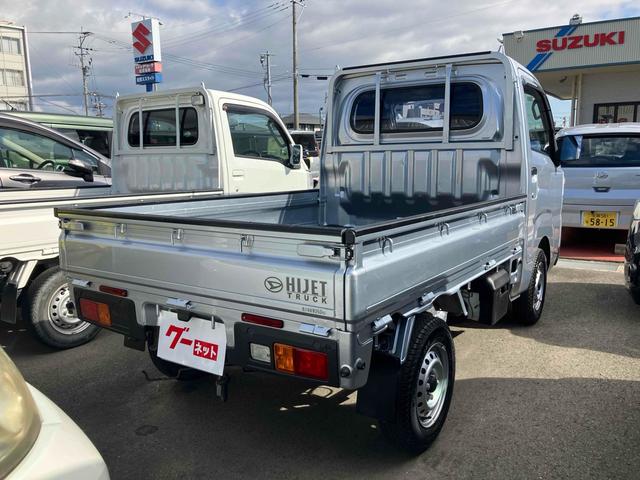 ハイゼットトラック スタンダード 4WD 三方開 MT 衝突被害軽減システム クリアランスソナー アイドリングストップ オートライト ESC エアコン パワーステアリング 運転席エアバッグ(6枚目)