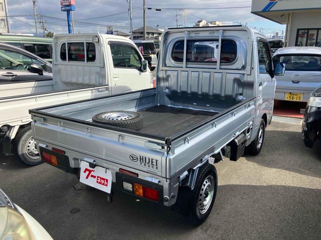 ハイゼットトラック スタンダード 4WD 三方開 MT 衝突被害軽減システム クリアランスソナー アイドリングストップ オートライト ESC エアコン パワーステアリング 運転席エアバッグ(7枚目)