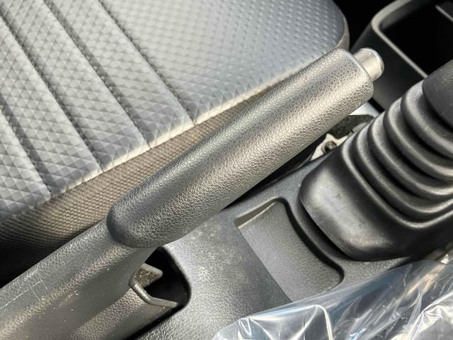 ハイゼットトラック スタンダード 4WD 三方開 MT 衝突被害軽減システム クリアランスソナー アイドリングストップ オートライト ESC エアコン パワーステアリング 運転席エアバッグ(35枚目)