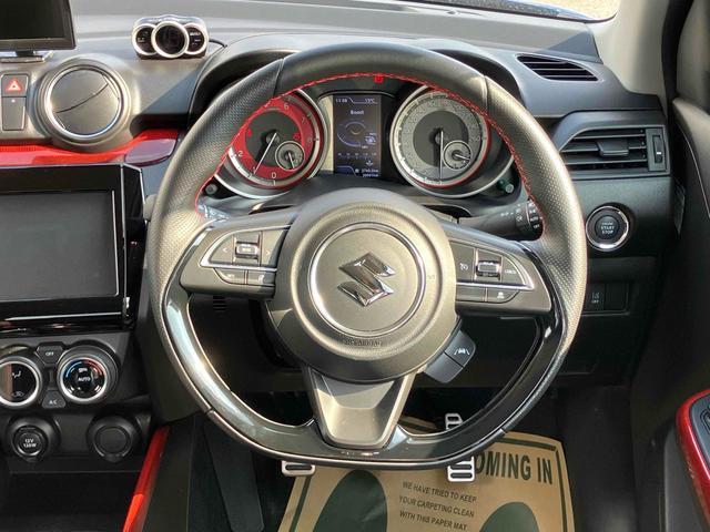 スイフトスポーツ ベースグレード オートクルーズコントロール レーンアシスト 衝突被害軽減システム アルミホイール オートライト LEDヘッドランプ スマートキー 電動格納ミラー シートヒーター MT 盗難防止システム 衝突安全ボディ(3枚目)